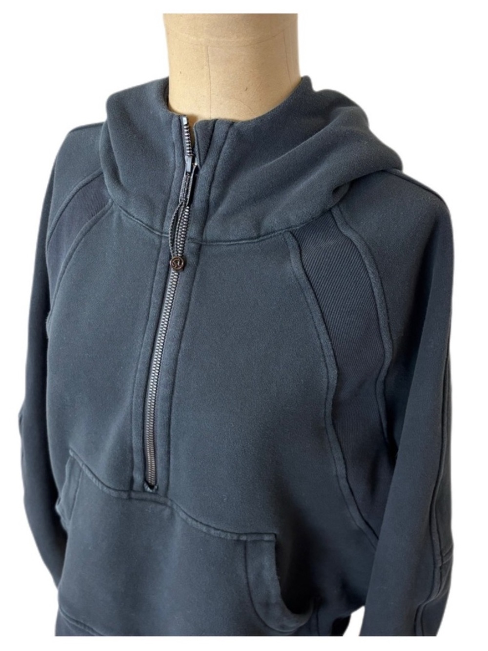 Lululemon Black Cropped Scuba Hoodie Size Medium/ Large